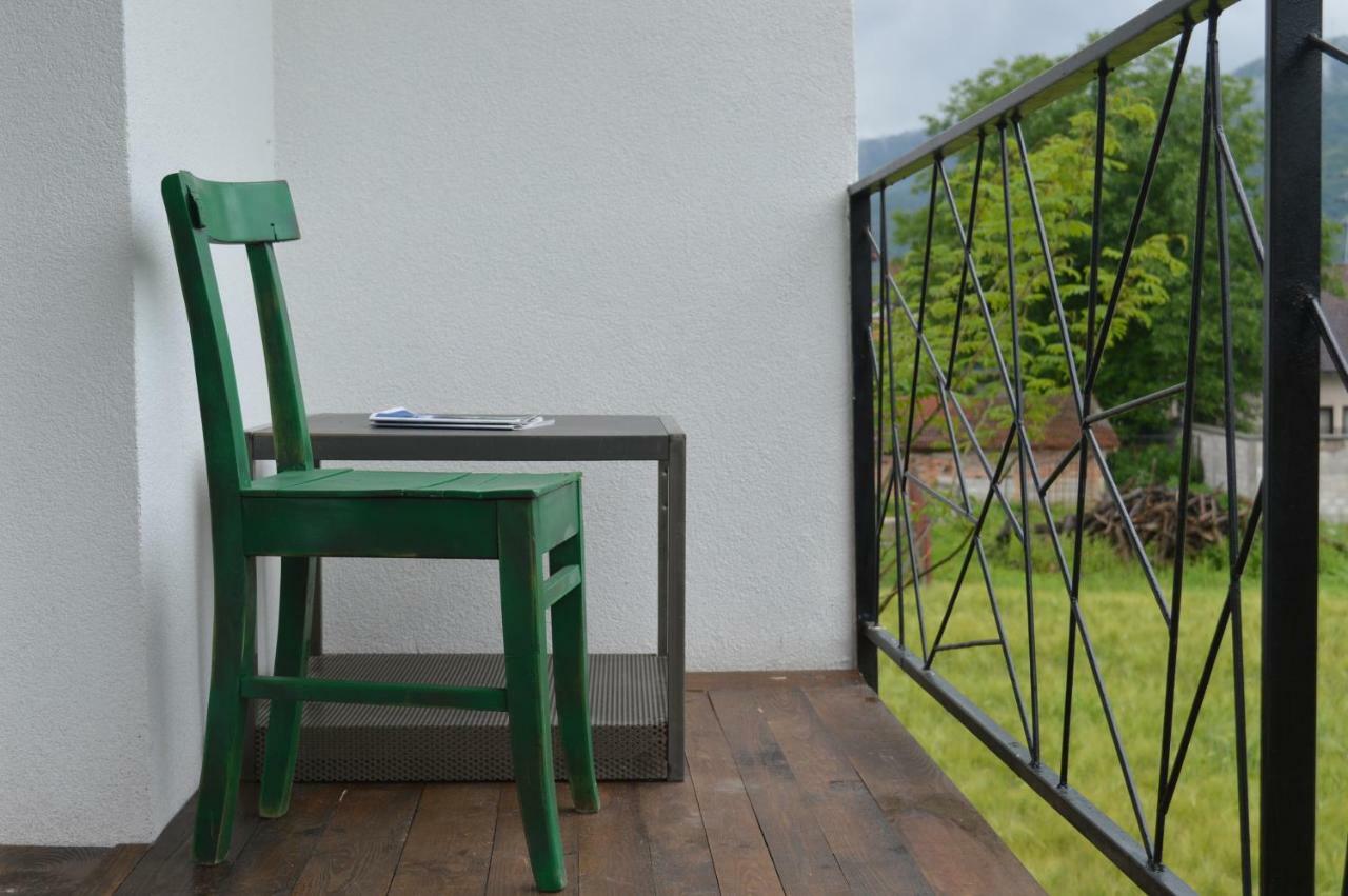Mystic River Design Hostel 바이나 바슈타 외부 사진